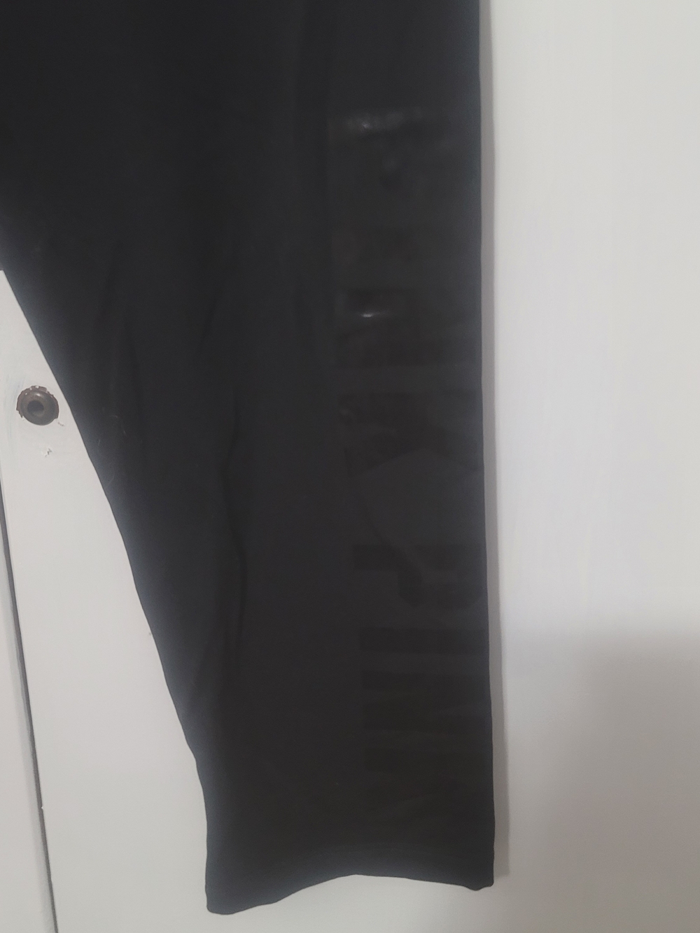 PINK Victoria's Secret Neon Pink and Black Colorblock Athletic Yoga Pants - Picture 5 of 8